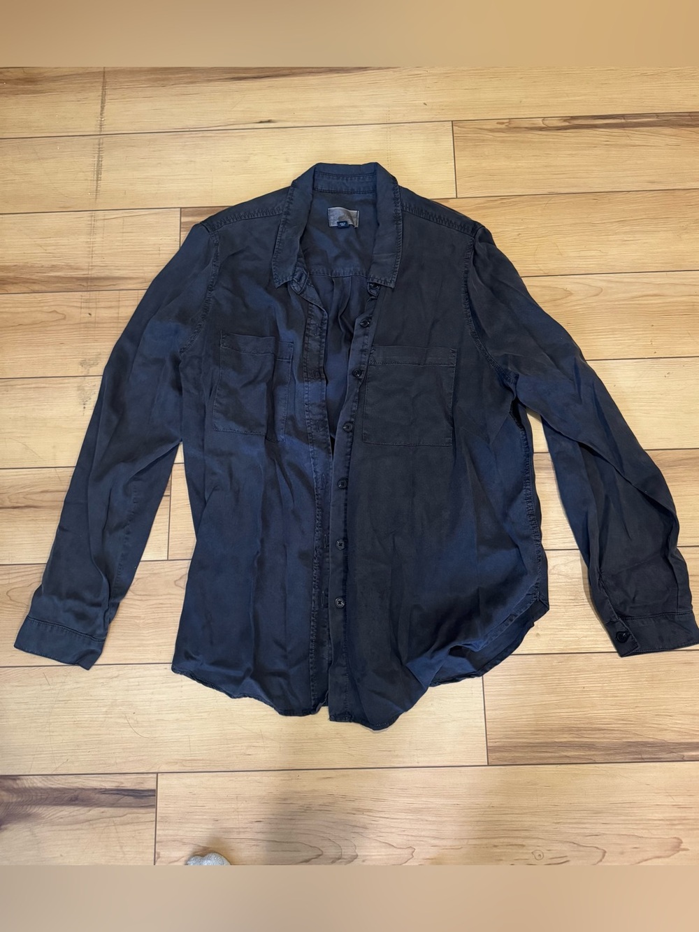 Universal Thread Black Button-Down Women's Shirt